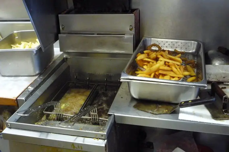 How To Correctly Use a Commercial Fryer